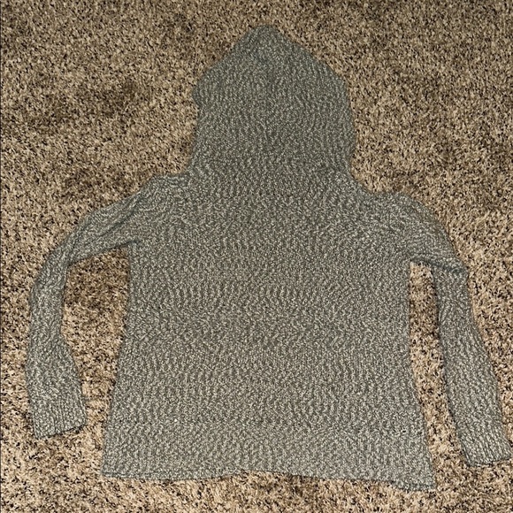 Girl’s A&F Gray Hooded Sweater - Picture 4 of 4